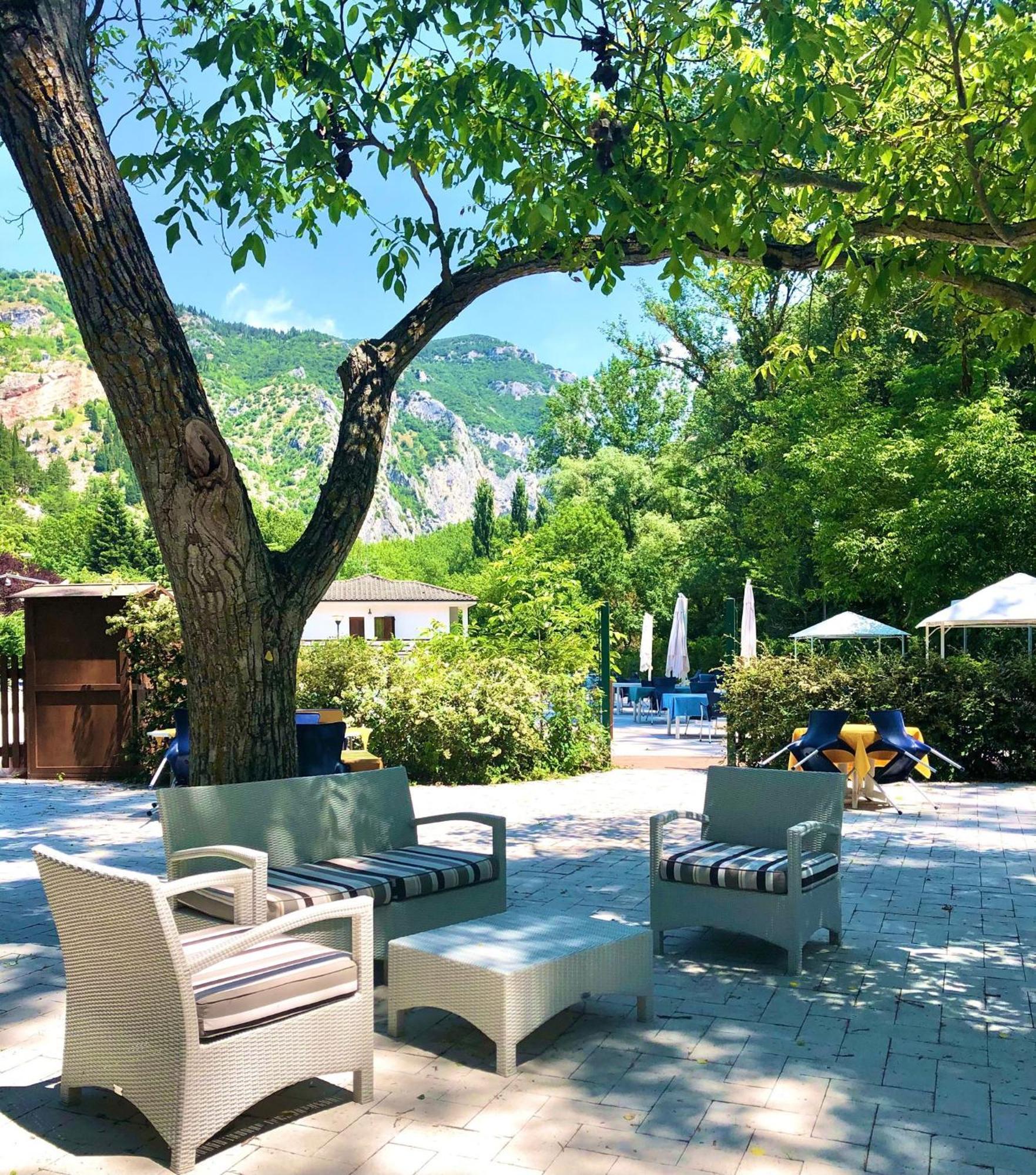 Hotel La Ginestra Acqualagna Zewnętrze zdjęcie