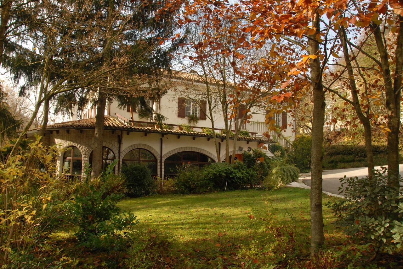 Hotel La Ginestra Acqualagna Zewnętrze zdjęcie