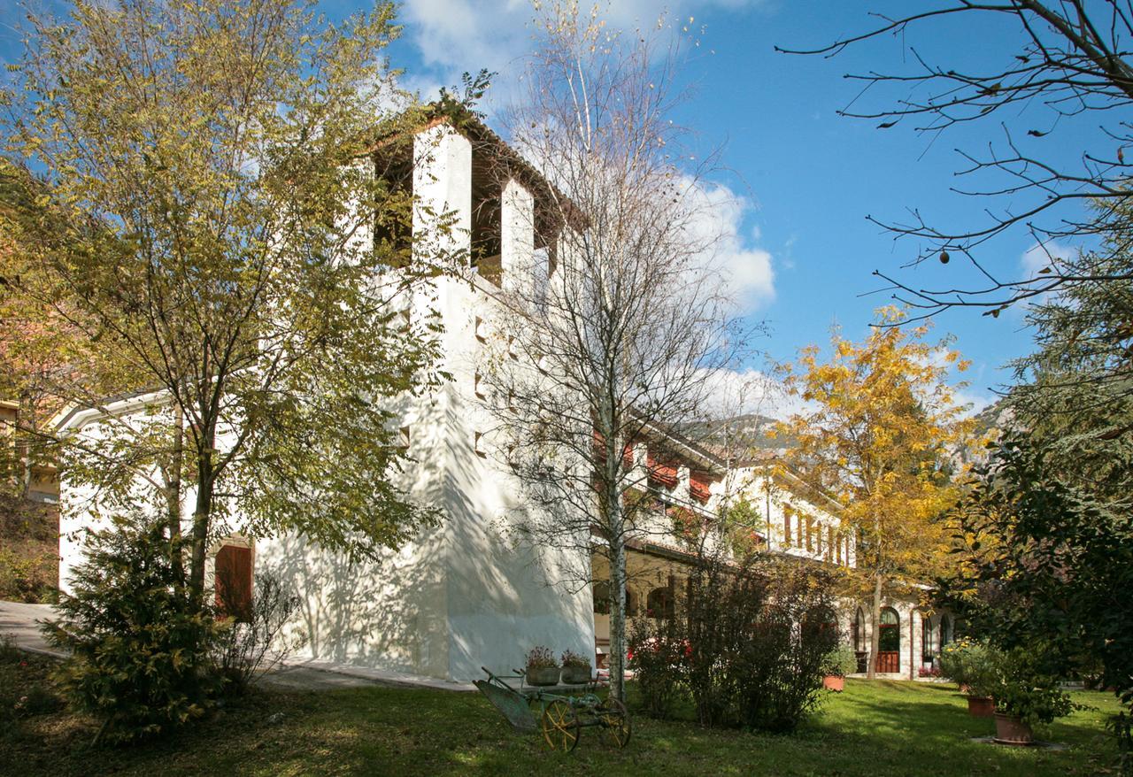 Hotel La Ginestra Acqualagna Zewnętrze zdjęcie